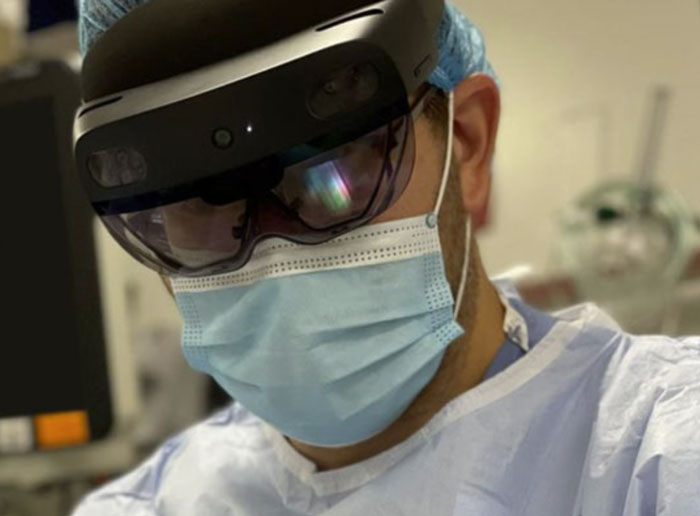 印度浦那OPH医院用HoloLens 2提高关节置换手术的精度，改善治疗效果