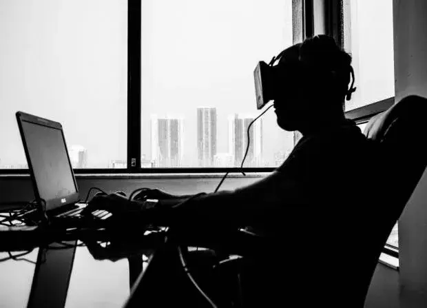 扎克伯克:Facebook的下一步发展就是虚拟现实